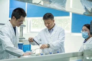 别人封锁技术，我们就自研打通全链条